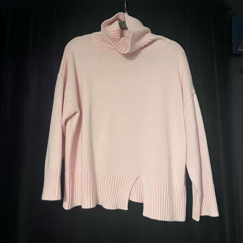 Oversize blush, pink turtleneck